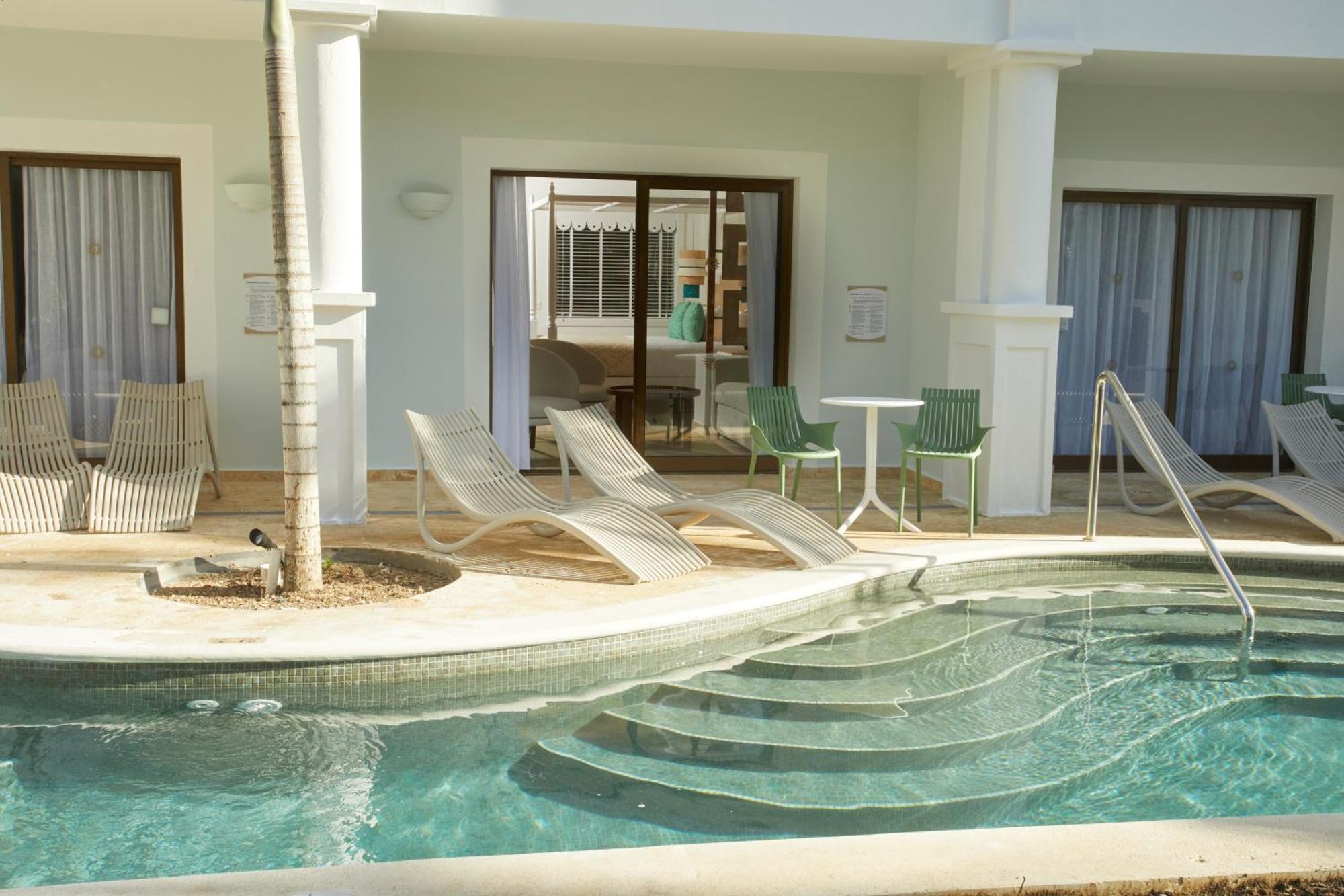 Junior Suite Deluxe Swim Up